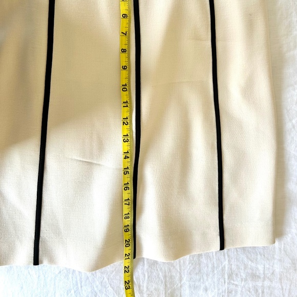 Immaculate ESCADA DRESS New without tags PRISTINE - 38 WINTER WHITE VIRGIN WOOL - Picture 15 of 16